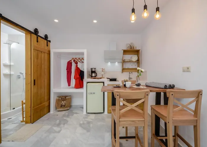 Asterias شقة فندقية