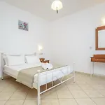 Ξενοδοχείο με διαμερίσματα Asterias Αγία Άννα