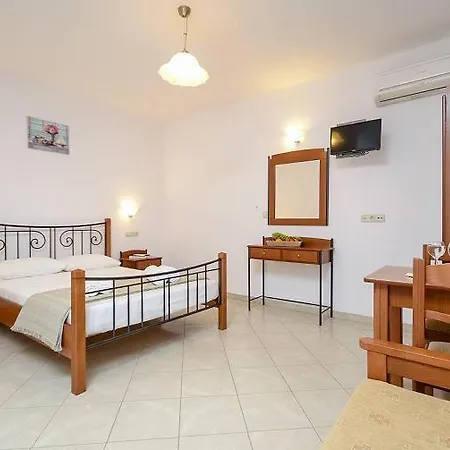 Asterias Aparthotel