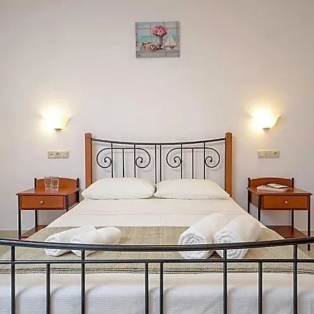 Ξενοδοχείο με διαμερίσματα Asterias 3*