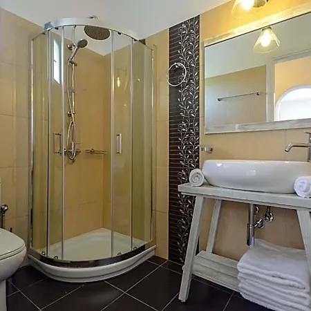 Lägenhetshotell Asterias 3*