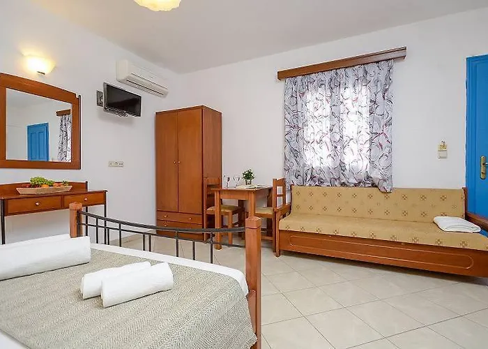 Asterias Aparthotel 3*