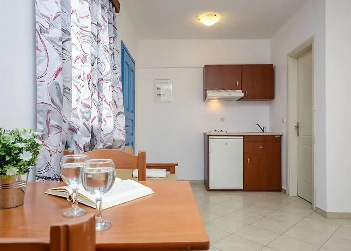 Asterias Aparthotel 3*