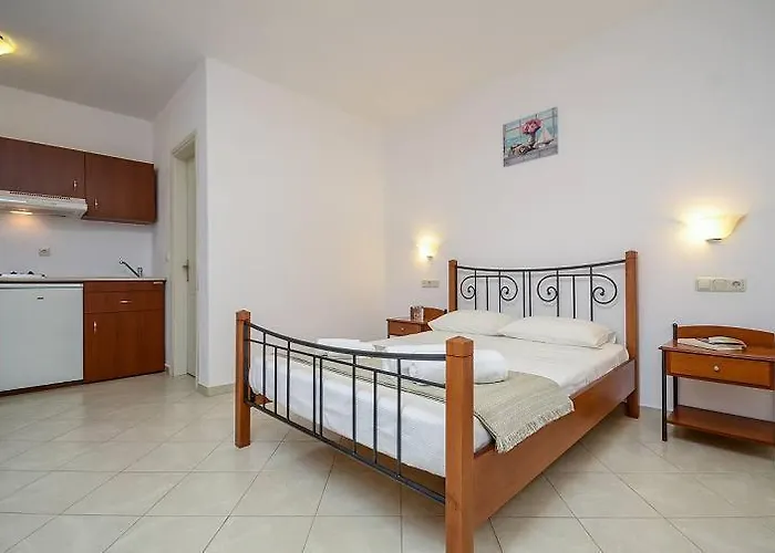 Asterias Αγία Άννα