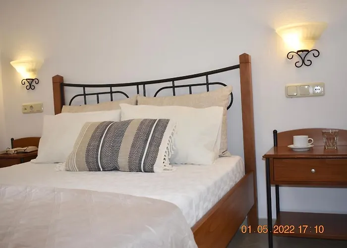 Asterias Αγία Άννα