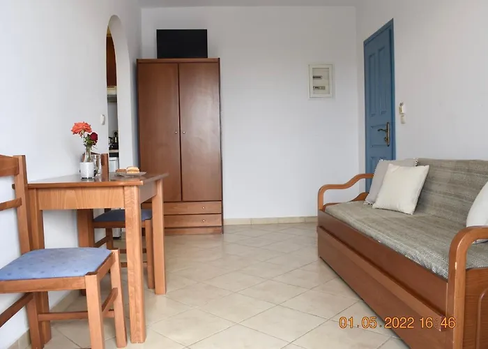 Asterias Aparthotel 3*